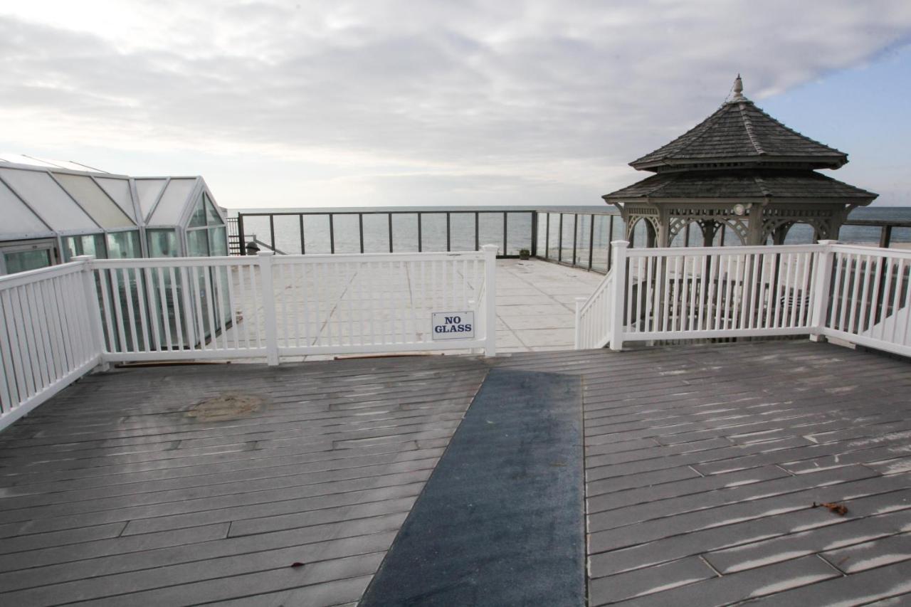 Ocean Club On Smuggler's Hotel